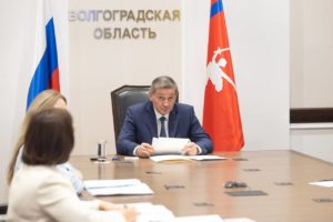 Андрей Бочаров представил опыт Волгоградской области на стратегической сессии с Михаилом Мишустиным